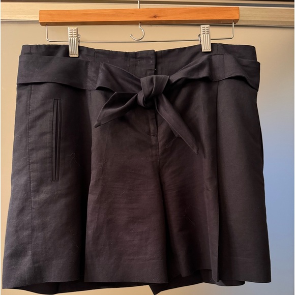 LOFT Pants - Women’s Ann Taylor Loft Black Linen Shorts, Size 10